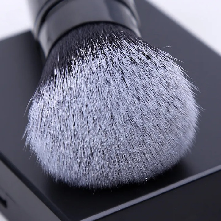 Louli Blush brush